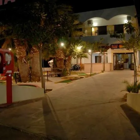 米诺斯酒店 2* 玛利亚